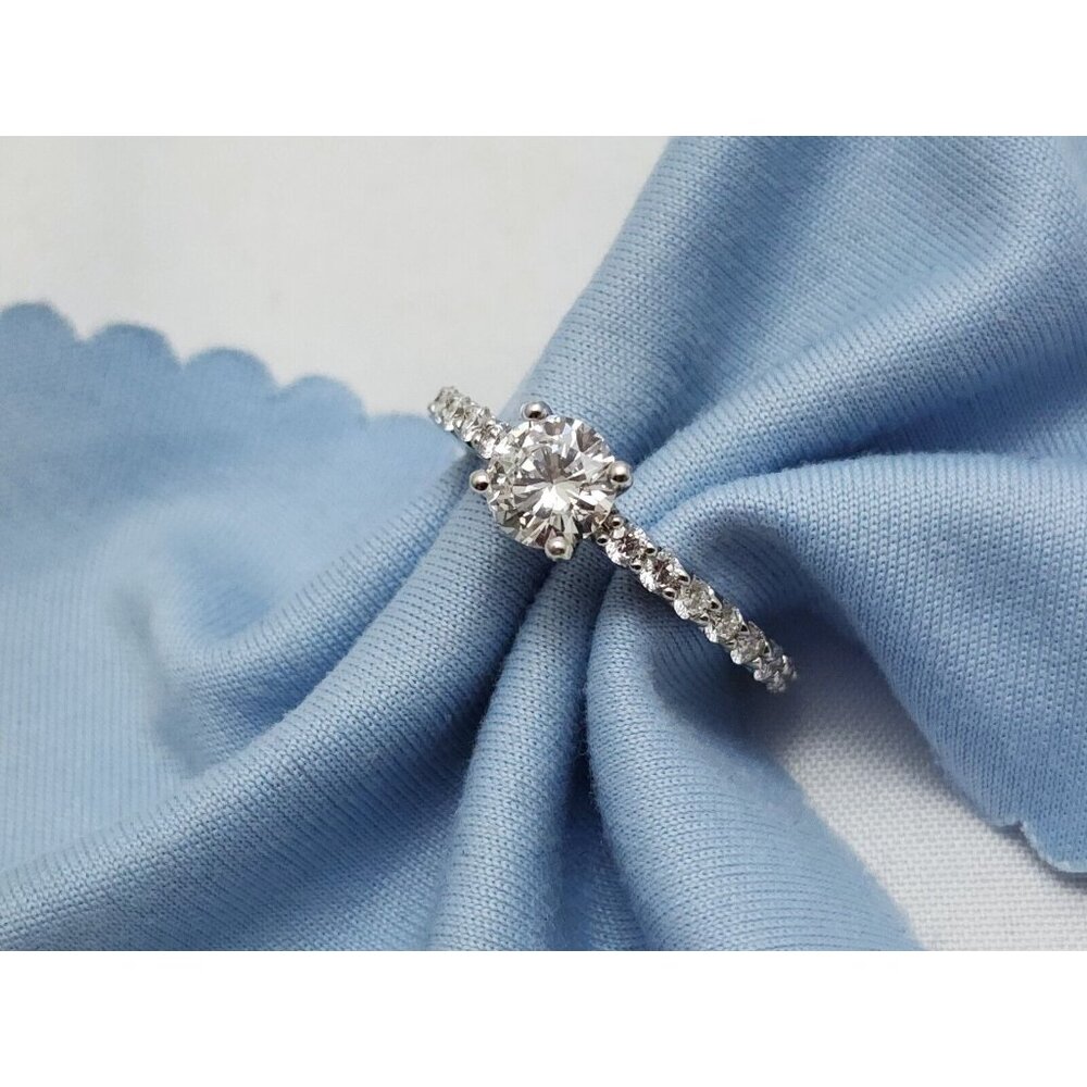 Exquisite 14K Karat Solid White Gold Diamond Wedding Engagement Ring - Size 4.25